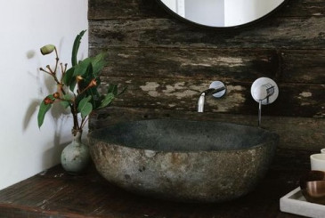 CHẬU LAVABO ĐÁ CUỘI TỰ NHIÊN ĐƯA SỰ MỘC MẠC VÀO KHÔNG GIAN KHÁCH SẠN