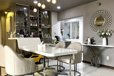 10 MẪU GƯƠNG KHIẾN PHÒNG KHÁCH ĐẸP XỊN TỨC KHẮC