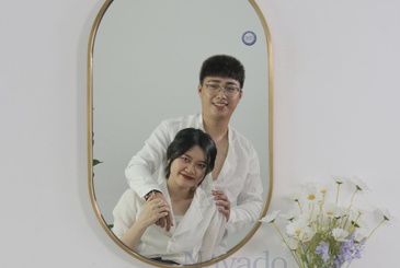 MÊ MẨN VỚI GƯƠNG TOÀN THÂN GIÚP COUPLE TẠO DÁNG SÀNH ĐIỆU 