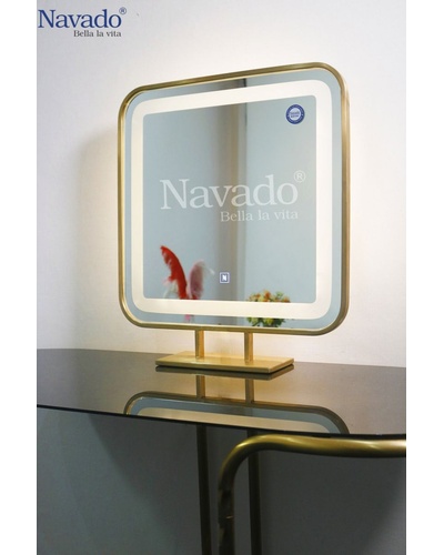 Gương đèn led vuông để bàn DN62