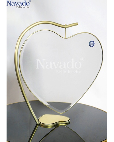 Gương soi hình trái tim Emilia trang điểm khung mạ vàng DN64