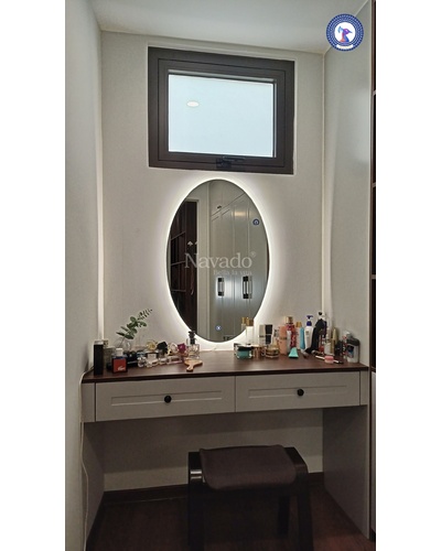 Gương treo tường phòng tắm đèn led cảm ứng hình oval 