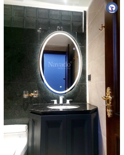 Gương treo tường phòng tắm đèn led cảm ứng hình oval 