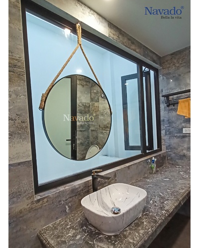 Gương phòng tắm dây thừng viền inox đen treo tường