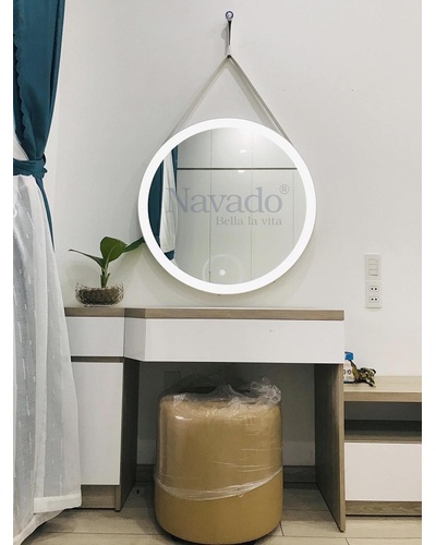 Gương trang điểm dây da treo tường Navado NAV909