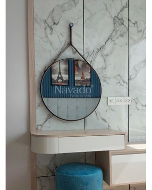 Gương trang điểm dây da nâu treo tường Navado NAV909