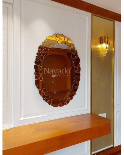 Gương trang điểm nghệ thuật Queen Oval viền vàng Navado