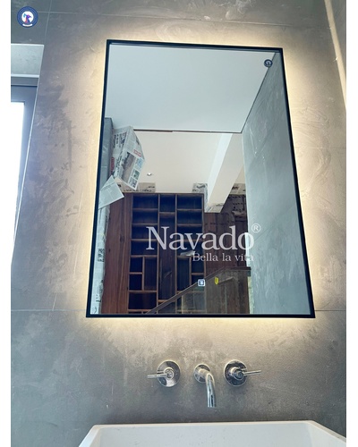 Gương đèn led lavabo cảm ứng khung inox đen Navado NAV604