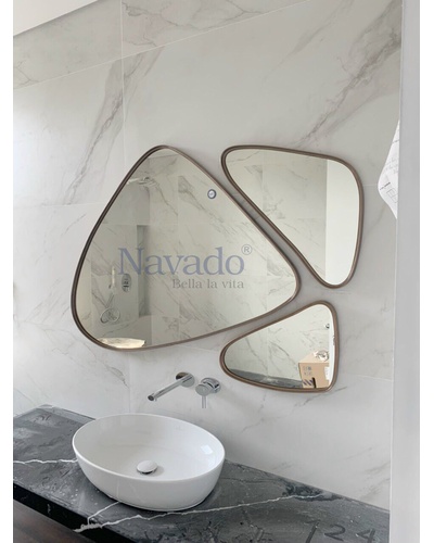 Thiết kế gương phòng tắm viên đá cuội phong cách Organic Navado