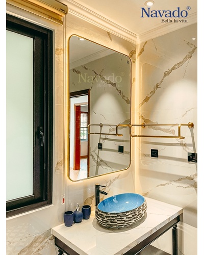 Gương phòng tắm đèn led chữ nhật khung inox mạ vàng Navado