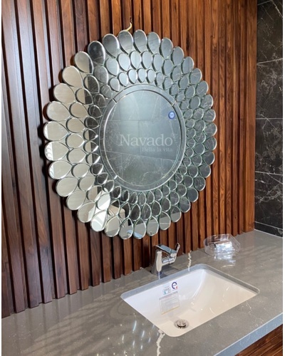 Gương phòng tắm nghệ thuật Peacock Navado