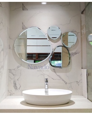 Thiết kế gương phòng tắm decor đá cuội Navado