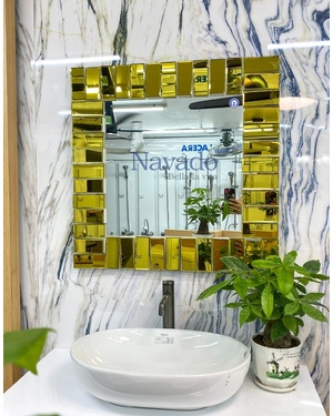 Gương phòng tắm nghệ thuật viền vàng The Word Navado
