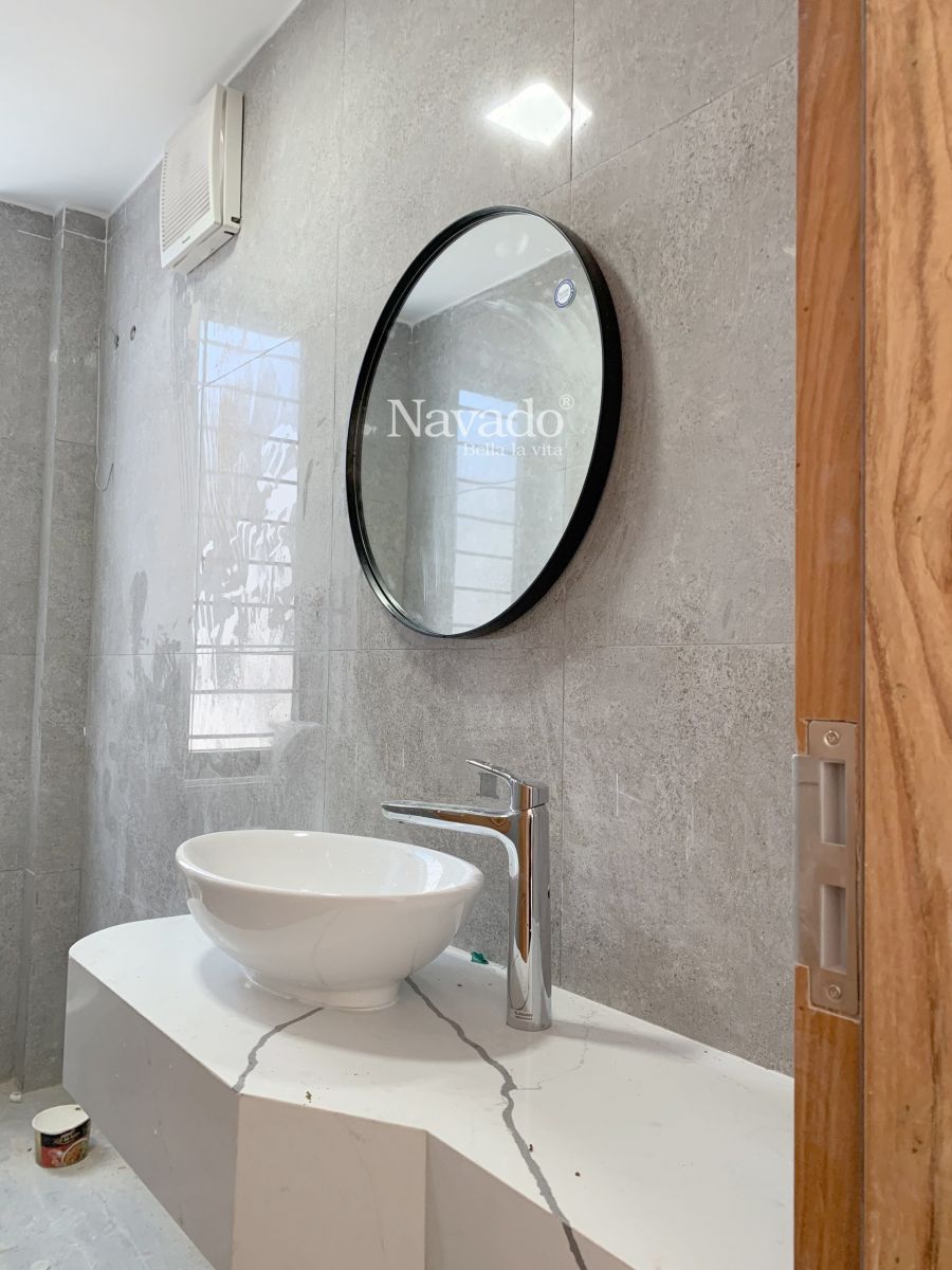 Gương Bỉ tròn viền thép đen cho phòng tắm