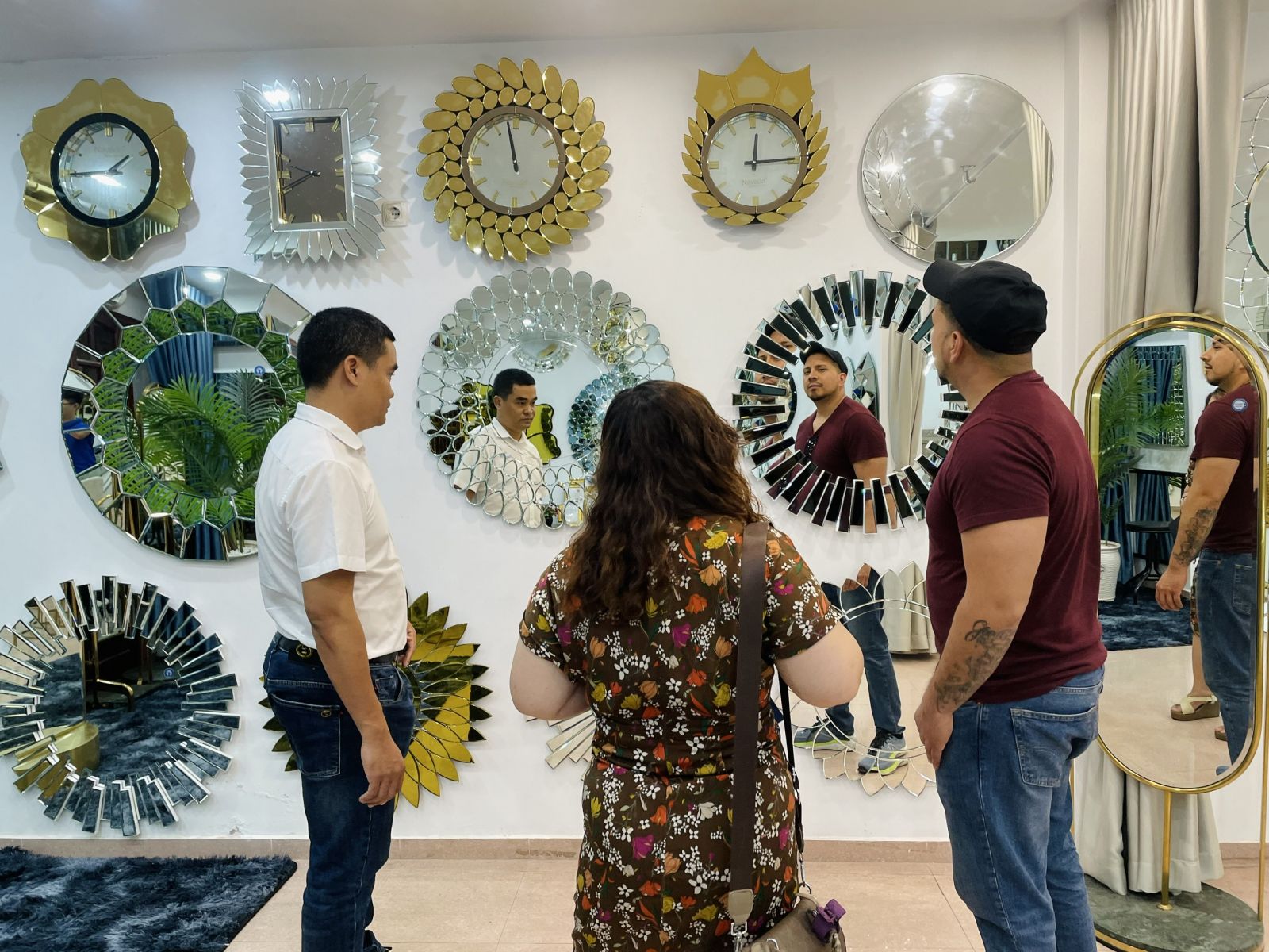 Giới thiệu showroom gương trang trí nội thất Đà Nẵng